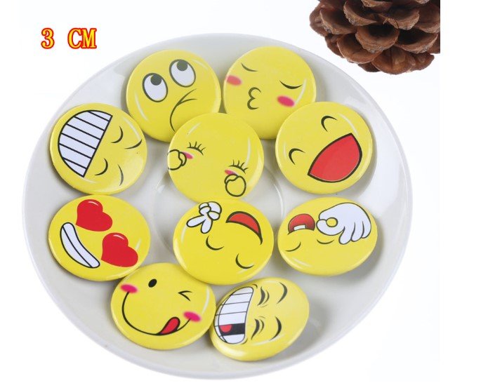 [ready stock] 3cm cartoon badge brooch smiley