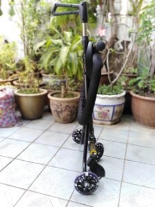 [ready stock] new 3/5 wheel magic stroller with flashing wheel