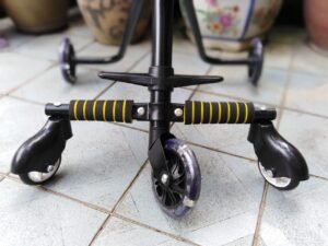 [ready stock] new upgraded 5 wheel magic stroller with flashing wheel