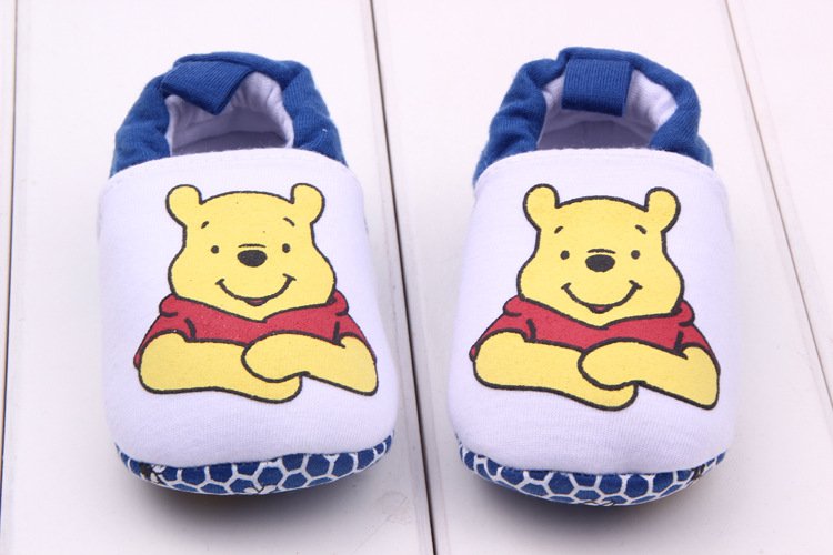 baby prewalker shoes (white pooh)