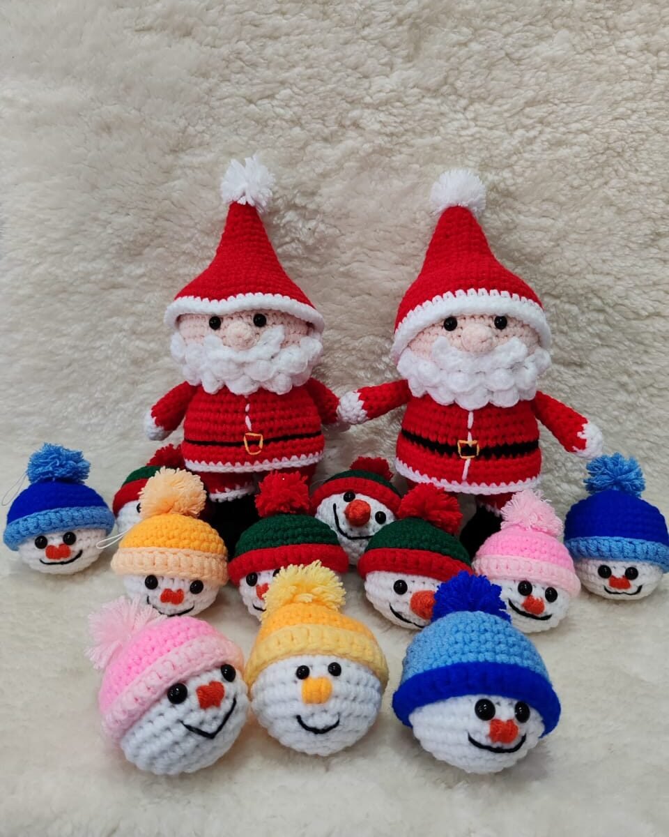 handmade cute keychain amigurumi crochet christmas snowman olaf present gift birthday boy girl multicolored